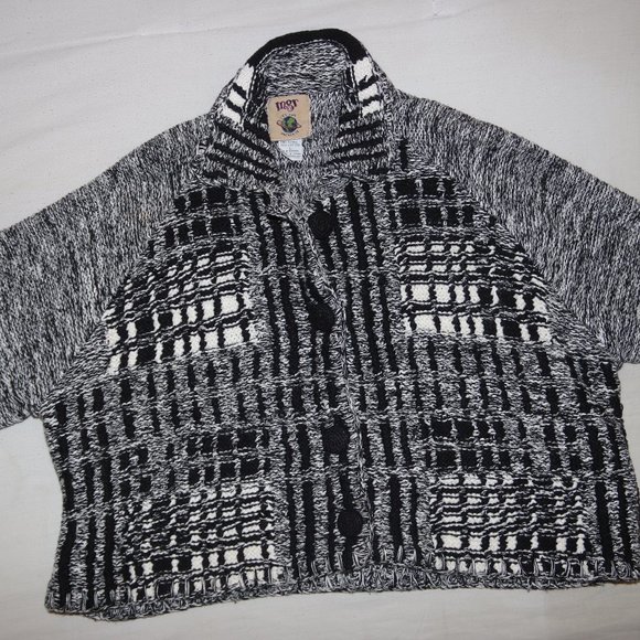 MGR It's Our Universe Sweater - Length 18 Pits 22 - Picture 6 of 9